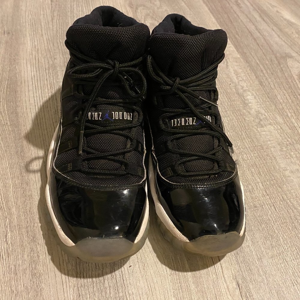 Jordan retro 11 space jam basketball shoes.